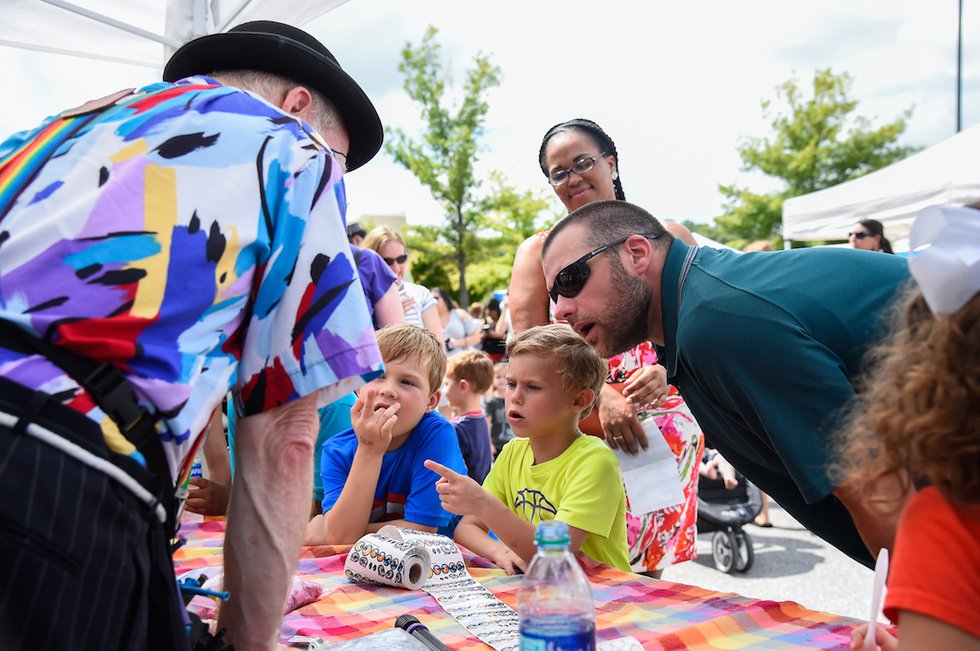 Mac and cheese festival brings out hundreds